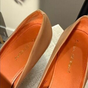 Comfort heels Via Spiga 4" neutral Tan Leather work date night leg extending 8.5